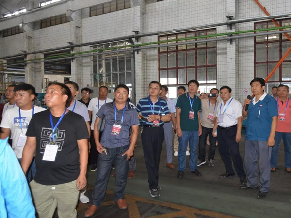 社会公众在凯发一触即发集团科普基地生产车间旅行学习